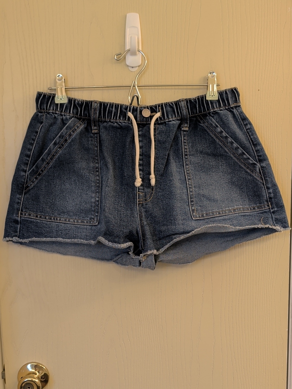 No Boundaries Women's Blue Denim Drawstring Shorts L (12/14)